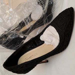 Imagine by Vince Camuto, Black embroidered pumps